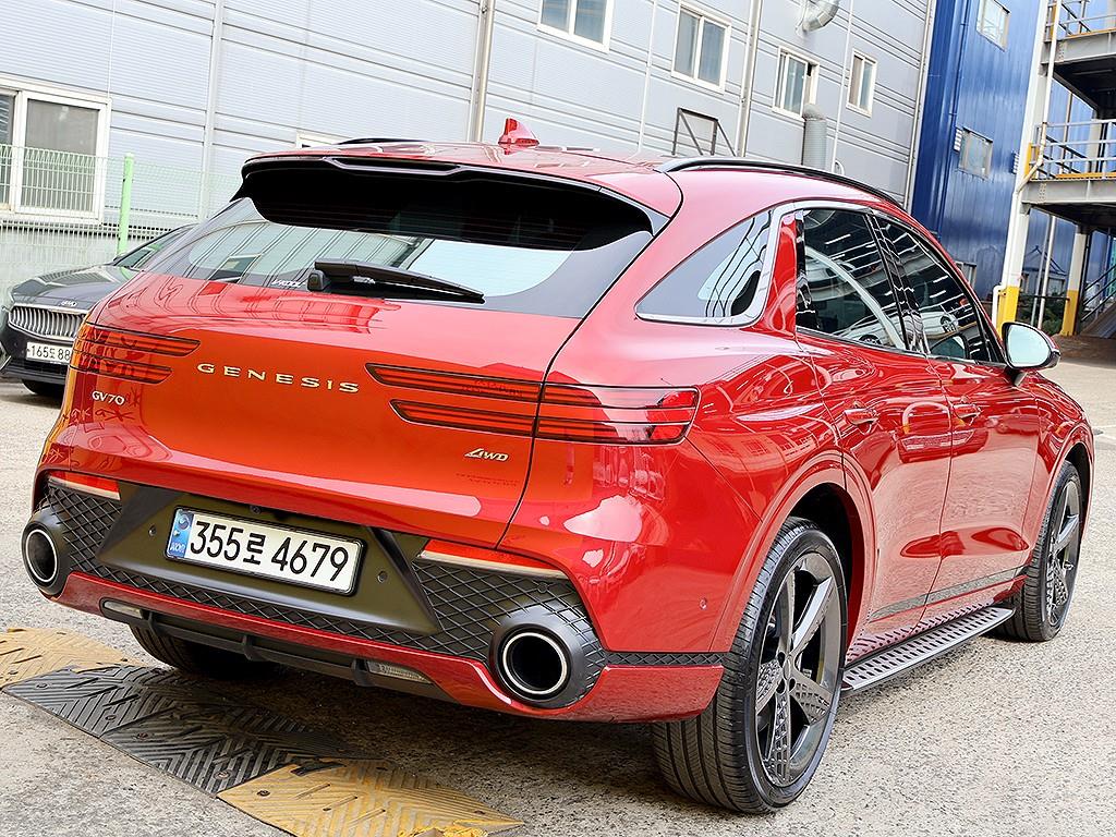 Genesis GV70 - Vista 7