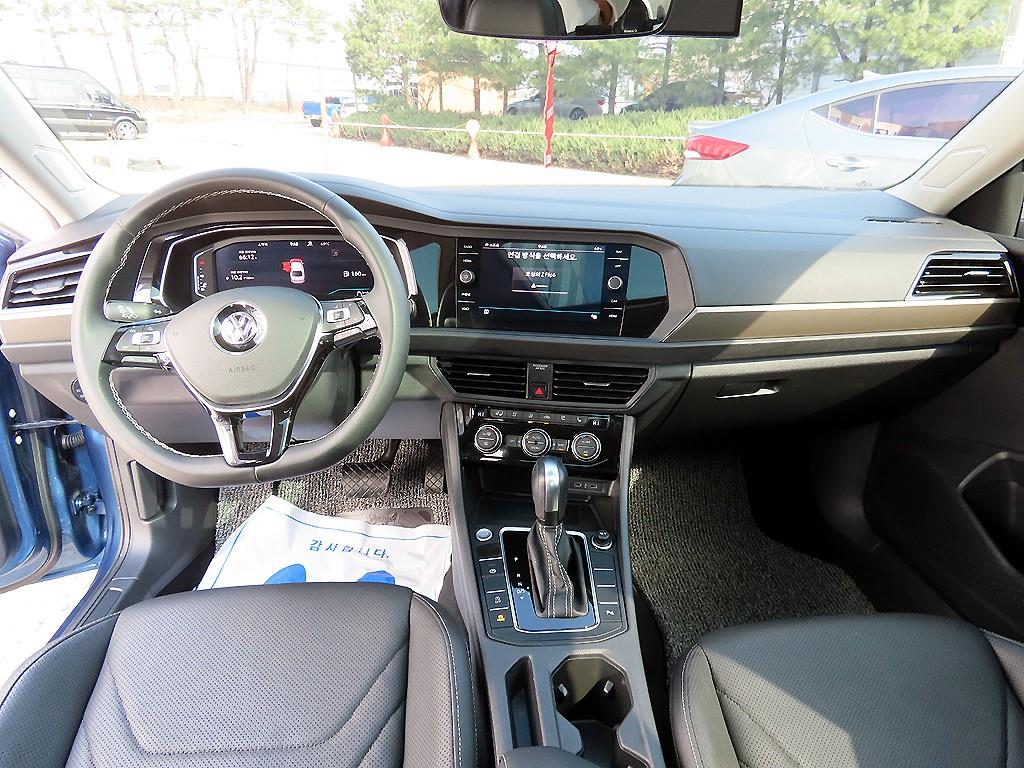 Volkswagen Jetta - Vista 7