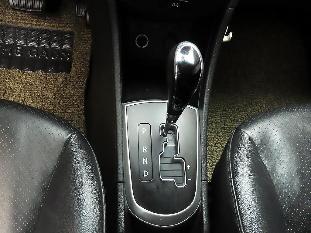 HYUNDAI Accent - Vista 10