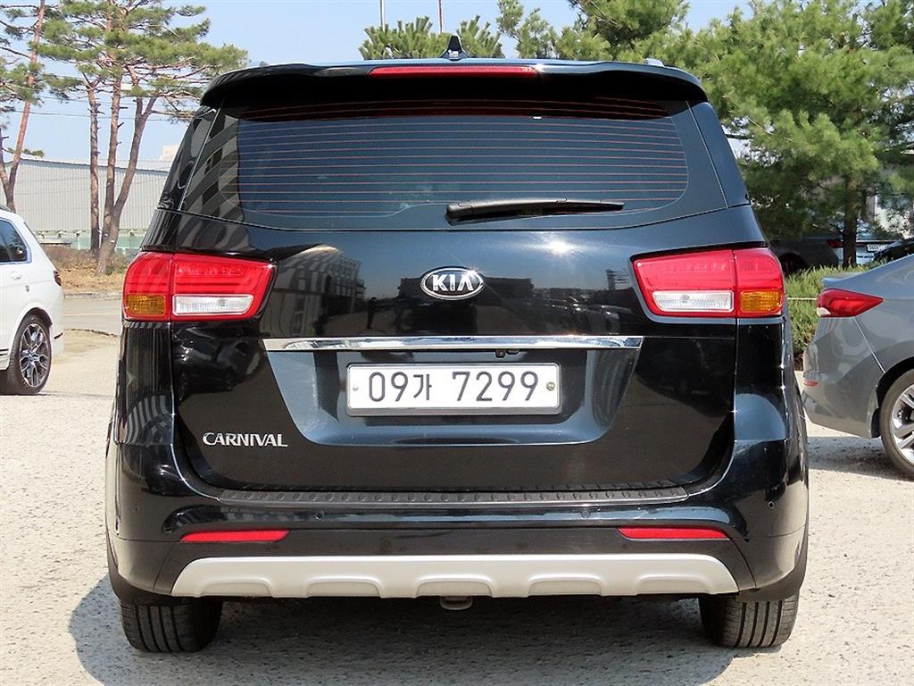 KIA Carnival - Vista 4