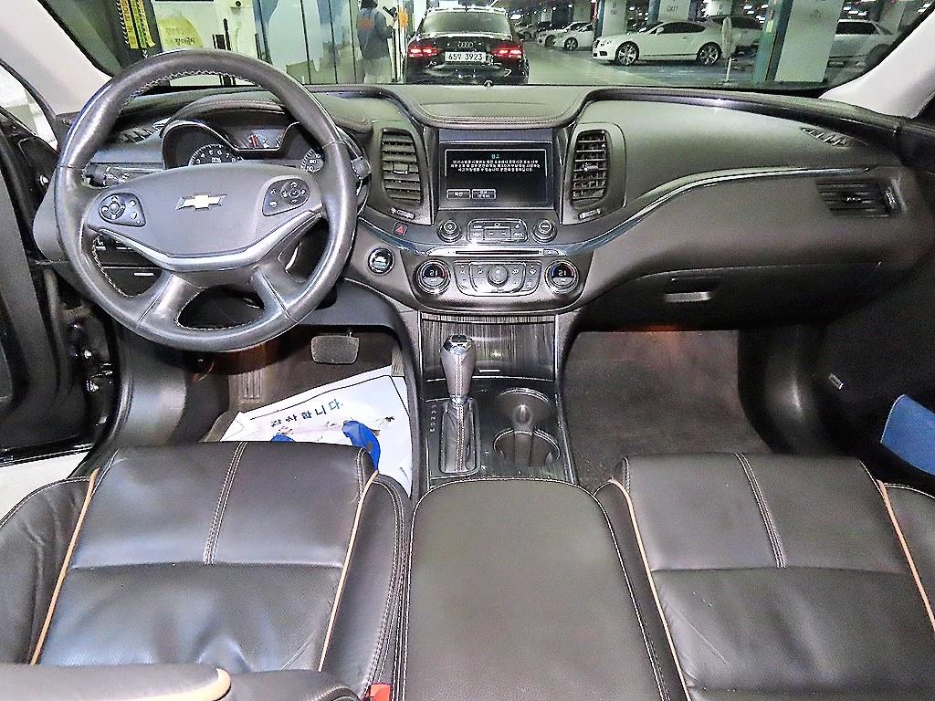 Chevrolet Impala - Vista 10