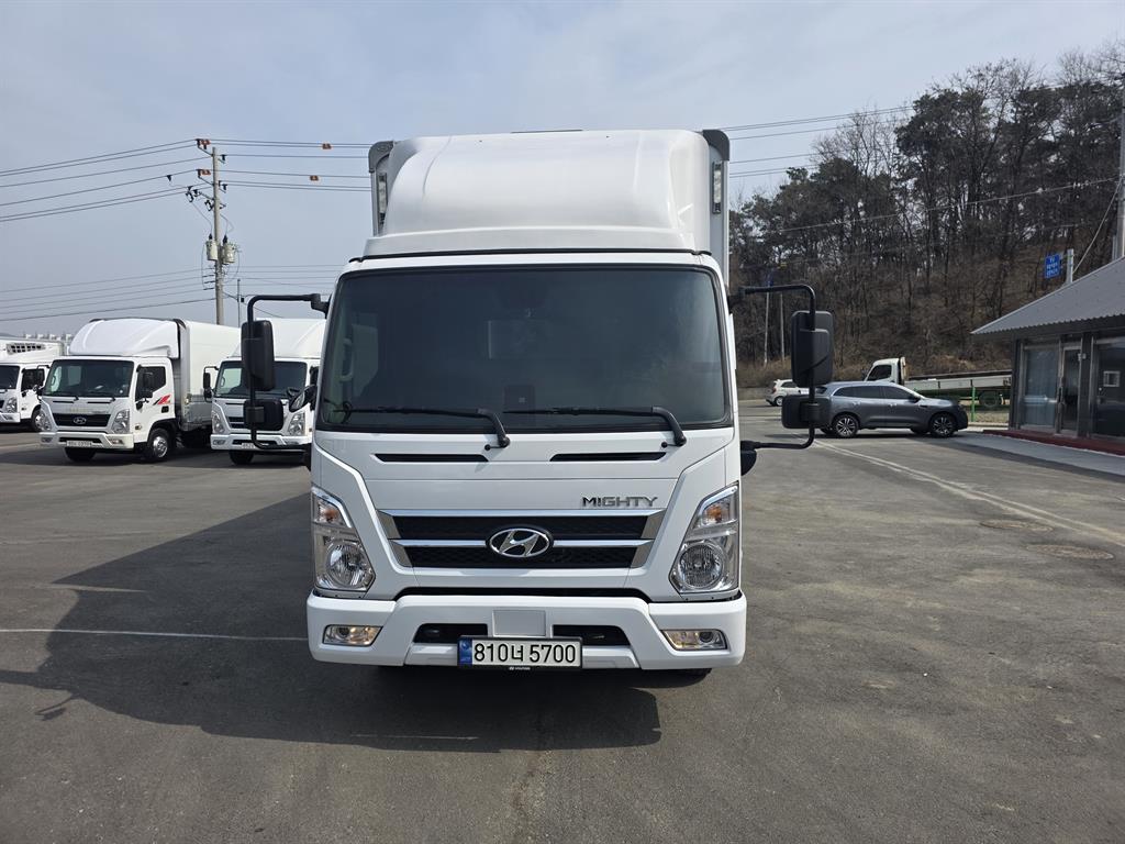 medium and large cargo truck - Vista 2