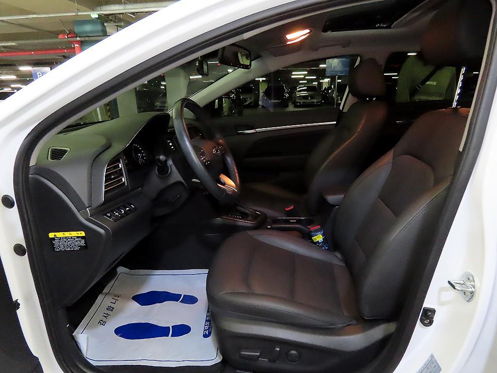 HYUNDAI Avante - Vista 6