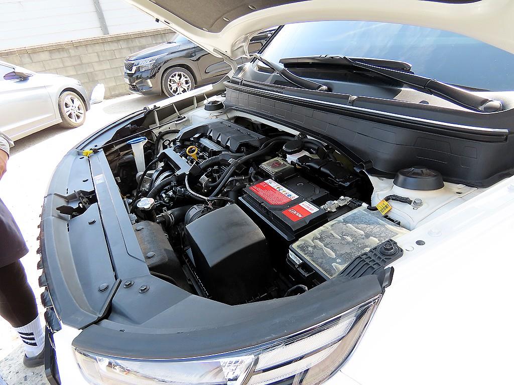 HYUNDAI Venue 2023 Blanco - Importación desde Corea - HF Imports Iquique - Foto 18