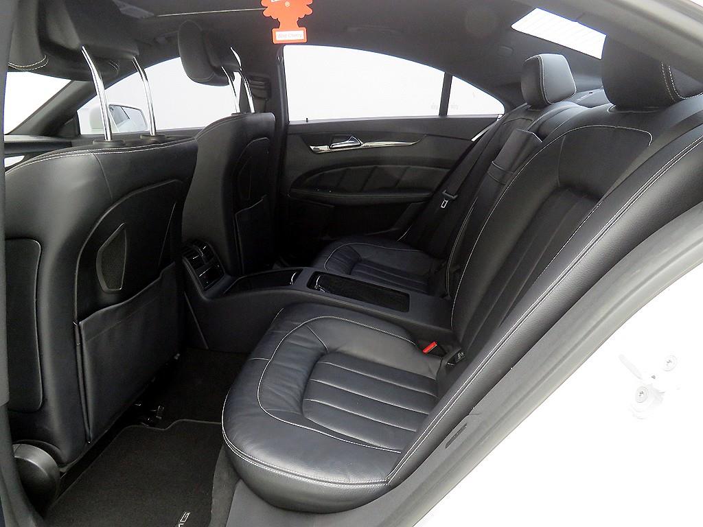 Mercedes Benz CLS Class - Vista 7