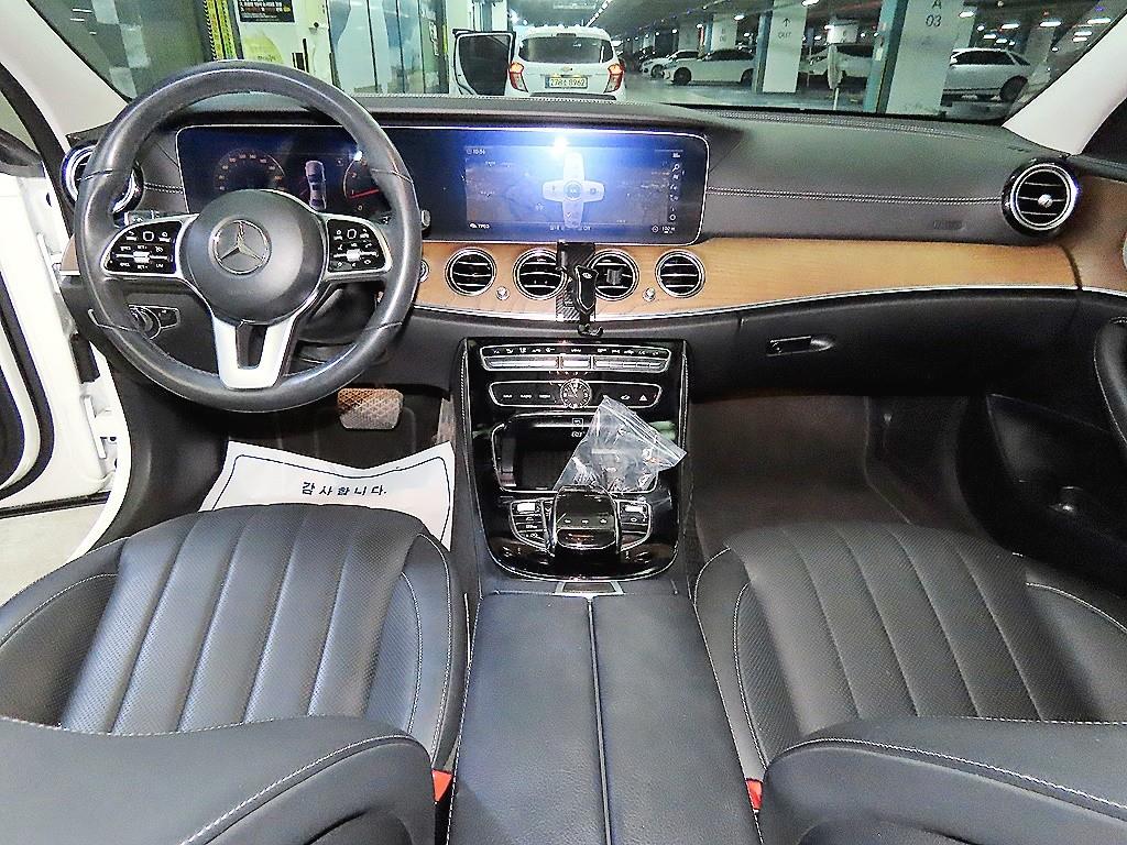 Mercedes Benz E class - Vista 10