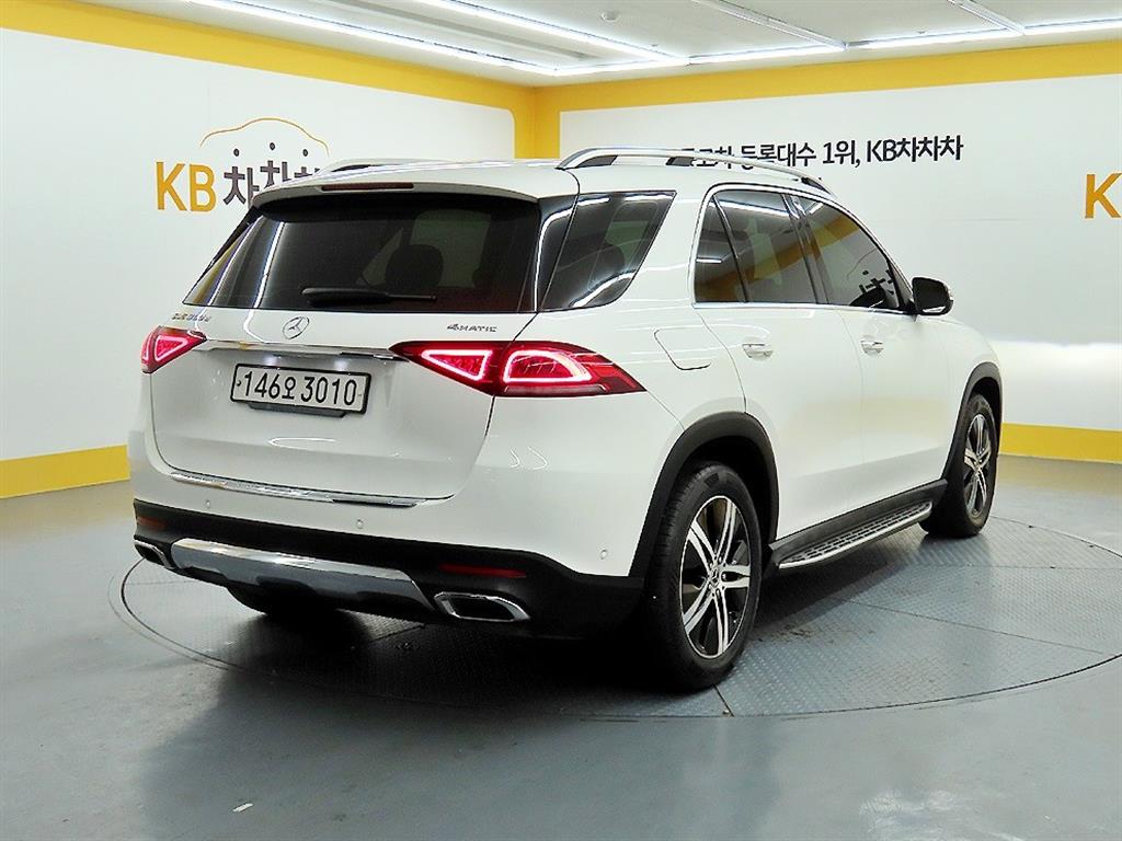 Mercedes Benz GLE Class - Vista 4