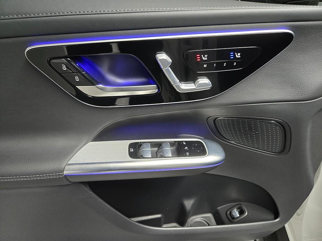 Mercedes Benz GLC Class - Vista 12