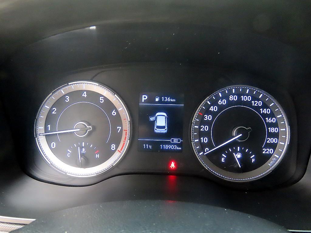 HYUNDAI Venue - Vista 9