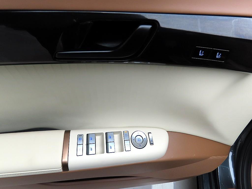 HYUNDAI Grandeur - Vista 10