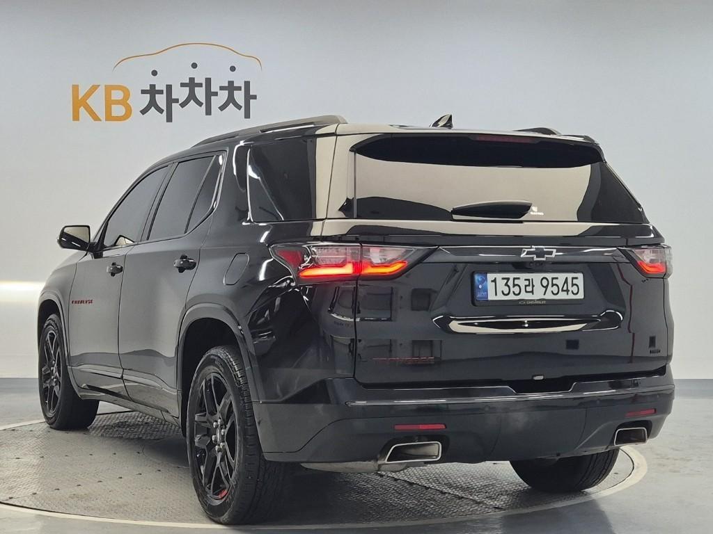 Chevrolet Travers - Vista 4