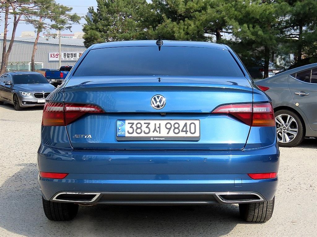 Volkswagen Jetta - Vista 4