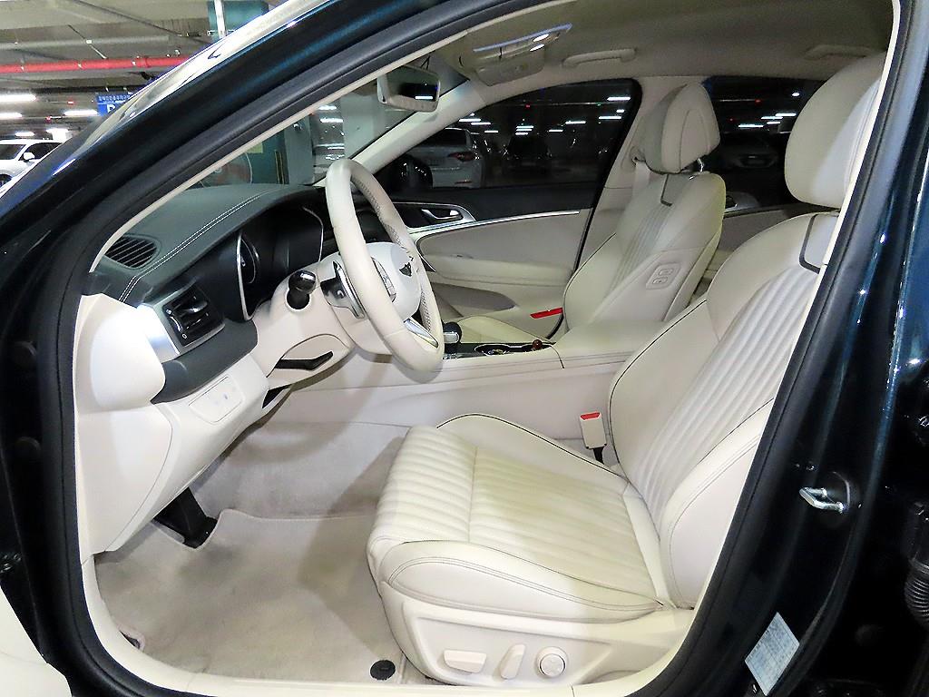 Genesis G70 - Vista 6