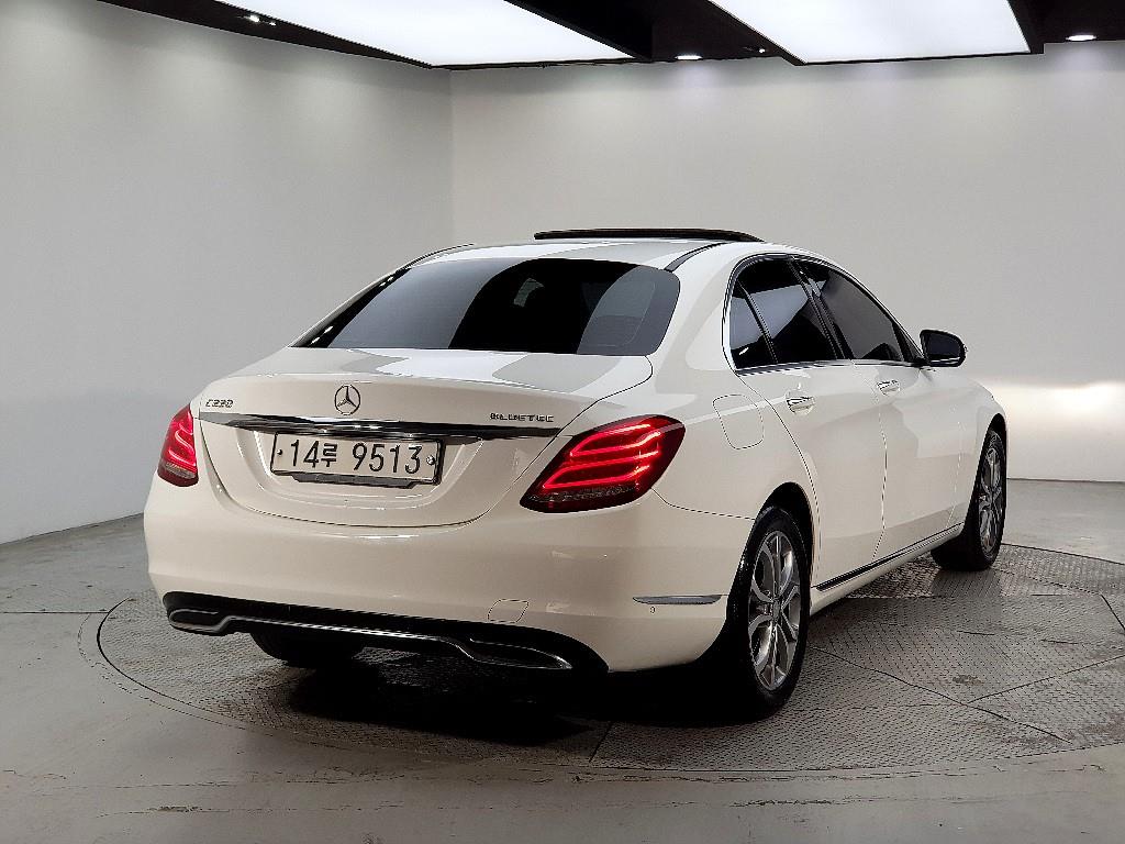 Mercedes Benz C Class - Vista 4