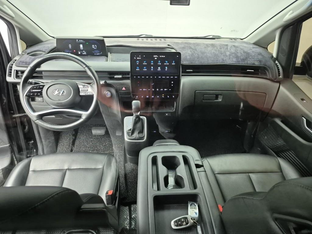 HYUNDAI Staria - Vista 5