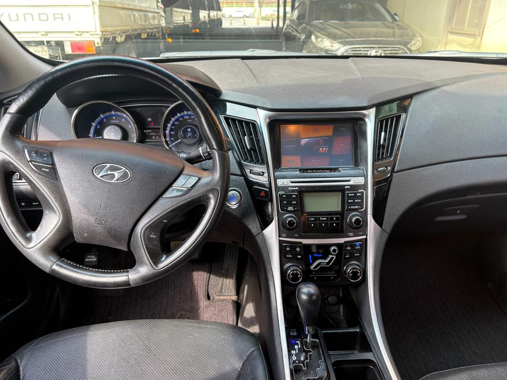 HYUNDAI Sonata - Vista 5