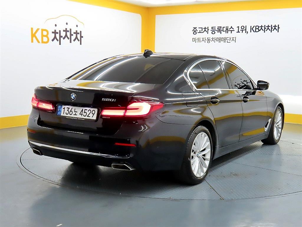 BMW 5 Series - Vista 4