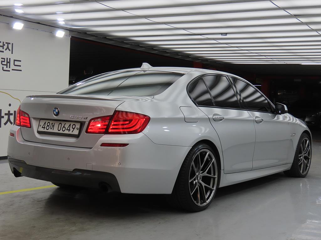 BMW 5 Series - Vista 4