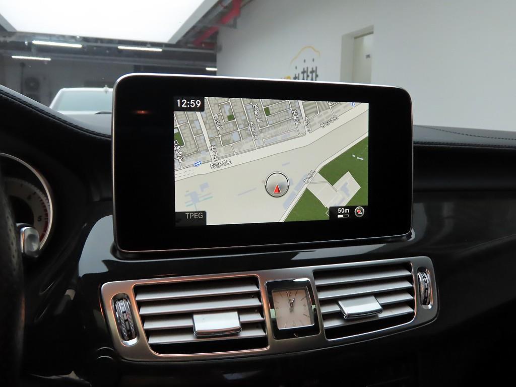 Mercedes Benz CLS Class - Vista 8