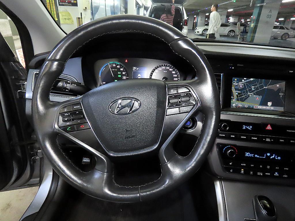 HYUNDAI Sonata - Vista 8