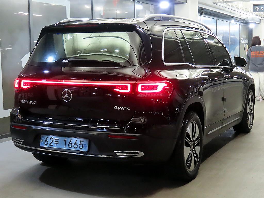 Mercedes Benz EQB - Vista 4