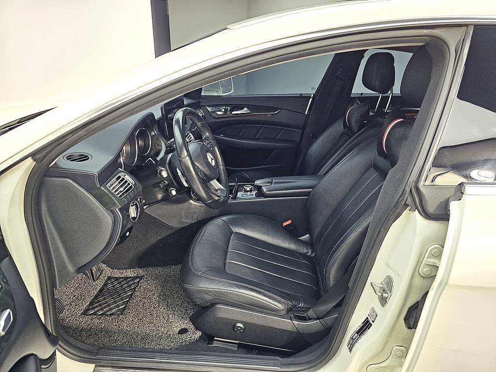 Mercedes Benz CLS Class - Vista 8