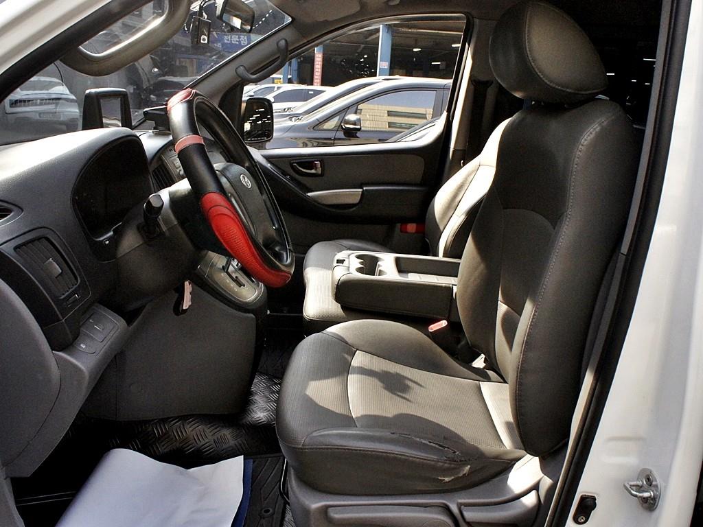 HYUNDAI Starex - Vista 9