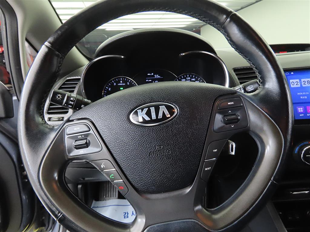 KIA K3 - Vista 8