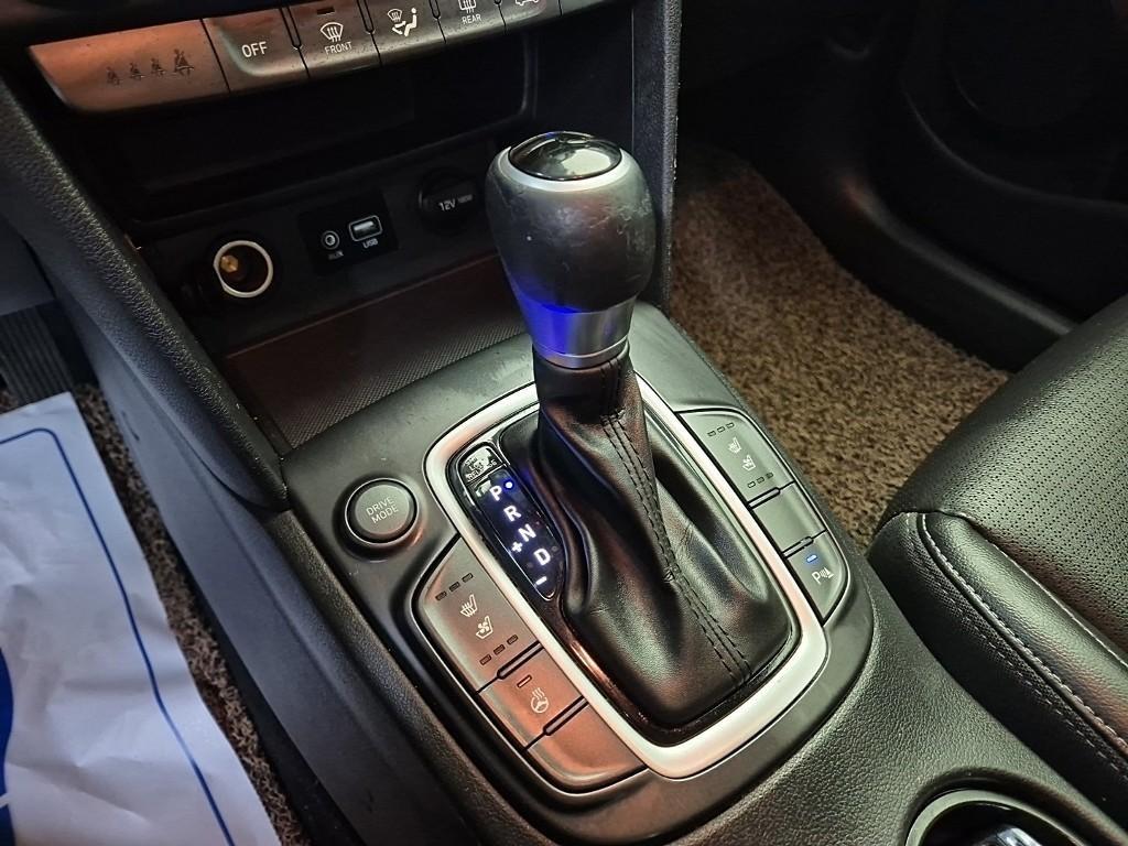 HYUNDAI Kona - Vista 8