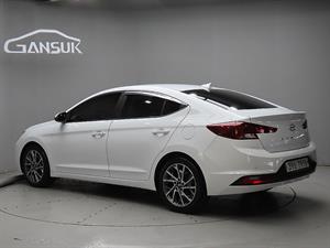 HYUNDAI Avante - Vista 6