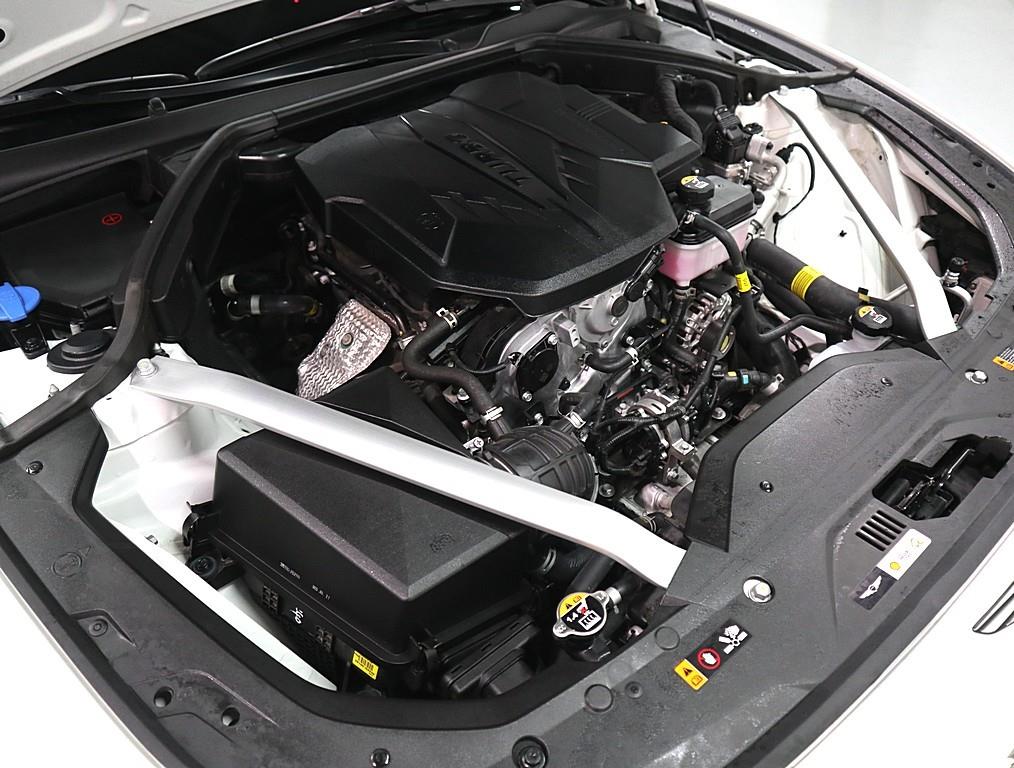 Genesis G70 - Vista 6