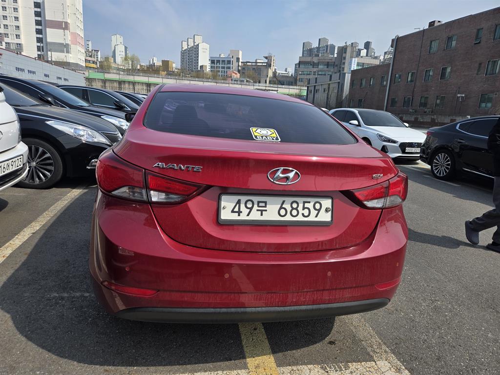 HYUNDAI Avante - Vista 4