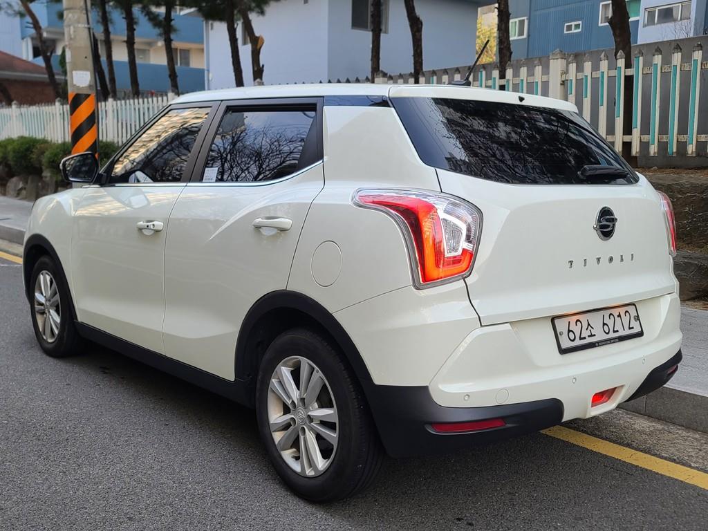 Ssangyong Tivoli - Vista 6