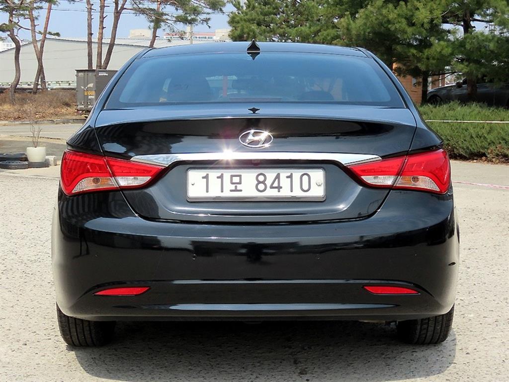 HYUNDAI Sonata - Vista 4