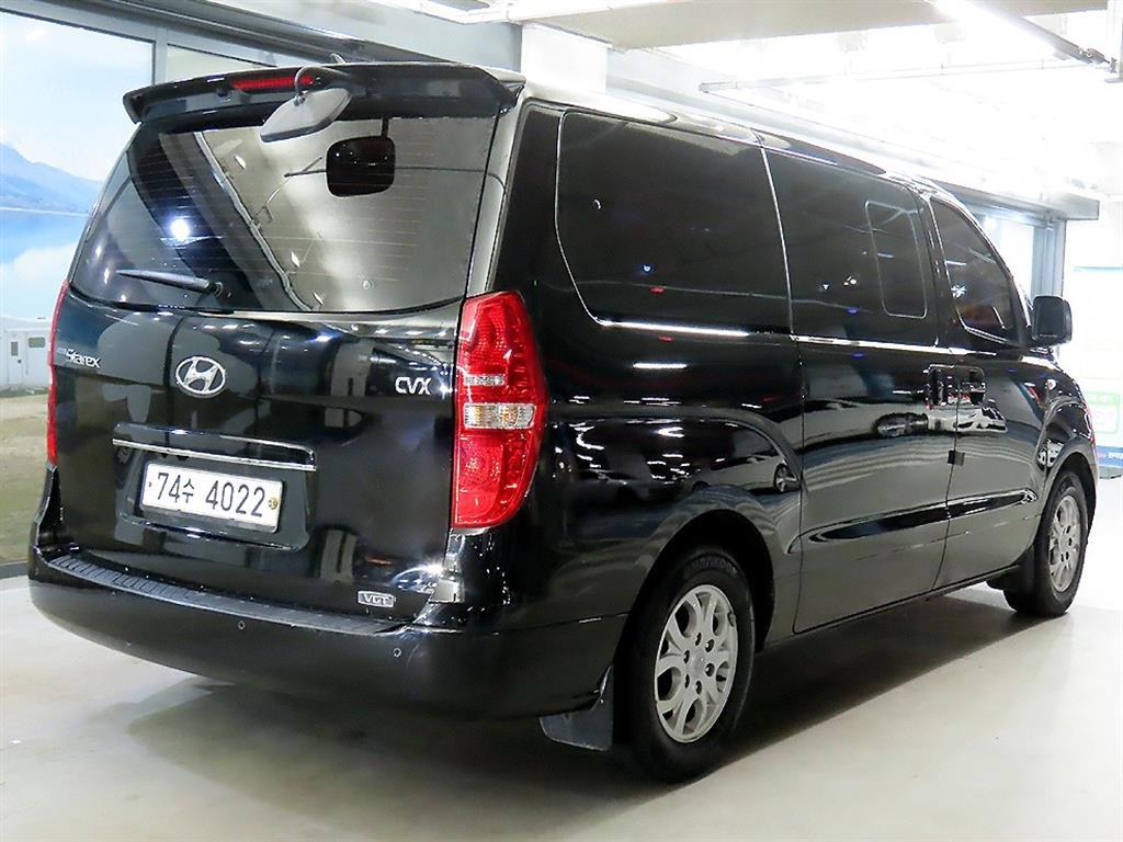 HYUNDAI Starex - Vista 4