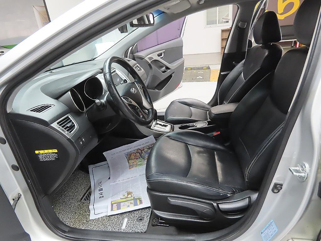 HYUNDAI Avante 2012 Plateado - Importación desde Corea - HF Imports Iquique - Foto 13