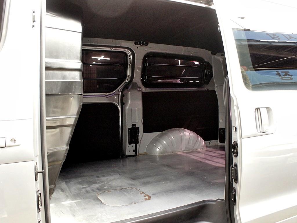 HYUNDAI Starex - Vista 11