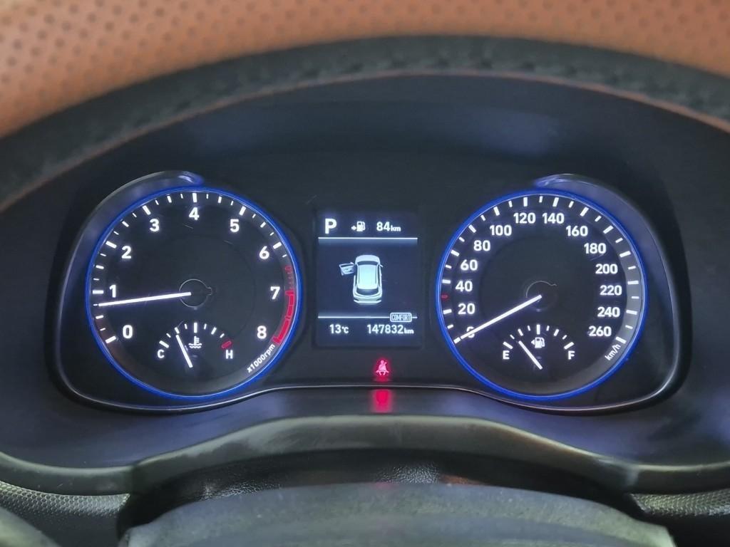 HYUNDAI Kona - Vista 6