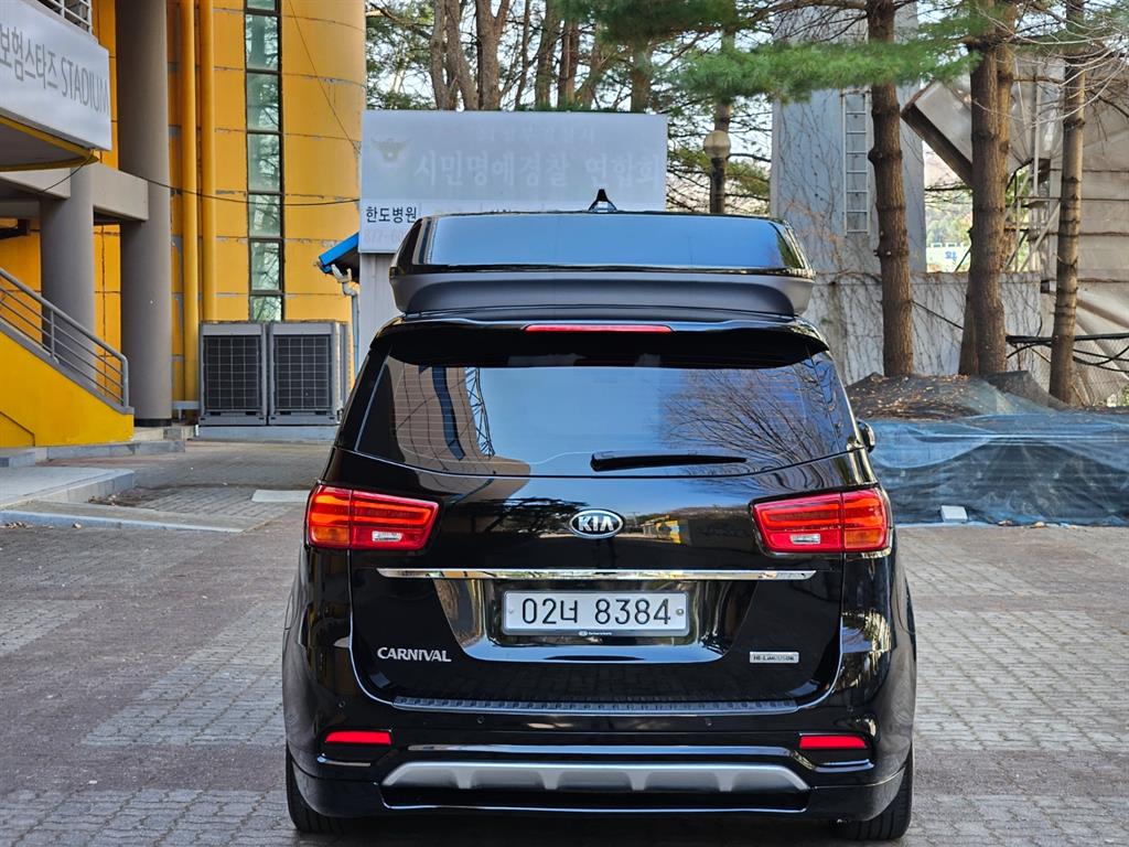 KIA Carnival - Vista 5