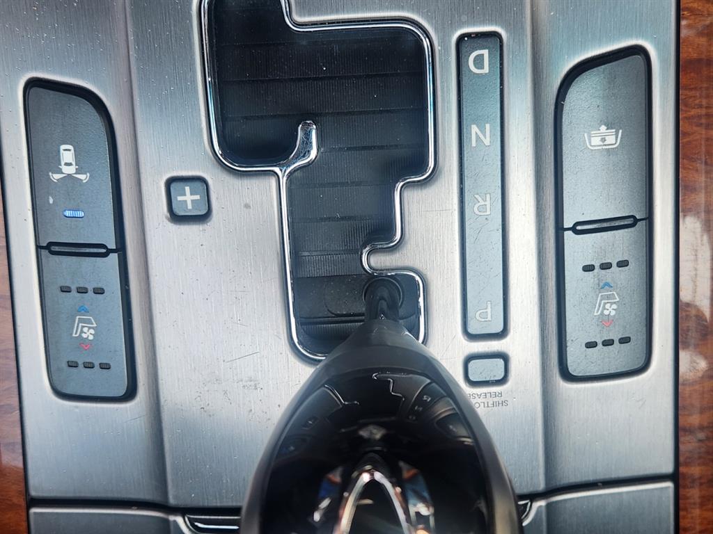 HYUNDAI Equus - Vista 7