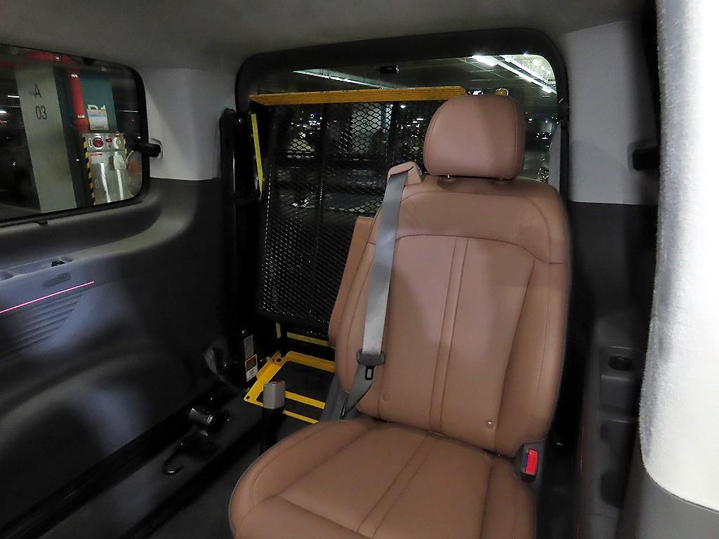 HYUNDAI Staria - Vista 8