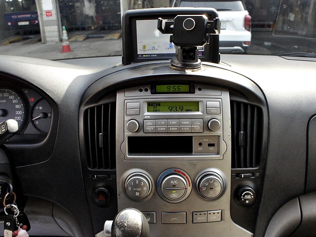 HYUNDAI Starex 2011 Blanco - Importación desde Corea - HF Imports Iquique - Foto 10