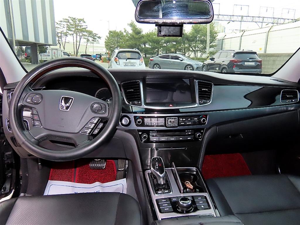 HYUNDAI Equus - Vista 7