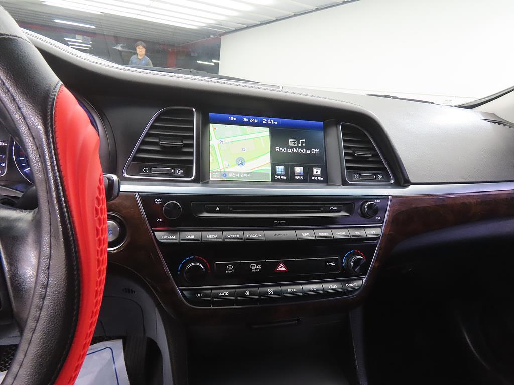 HYUNDAI Aslan - Vista 10