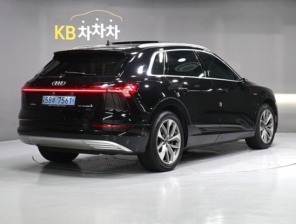 Audi e-Tron - Vista 3