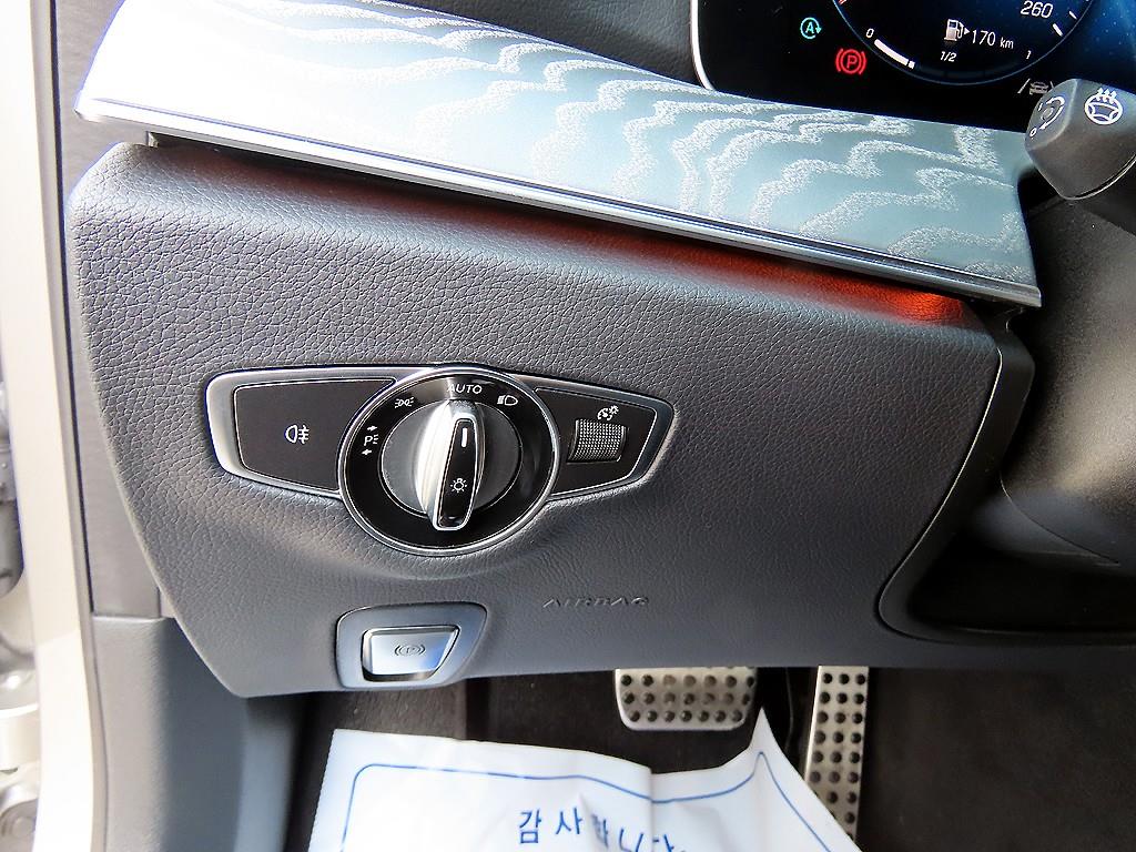 Mercedes Benz E class - Vista 12