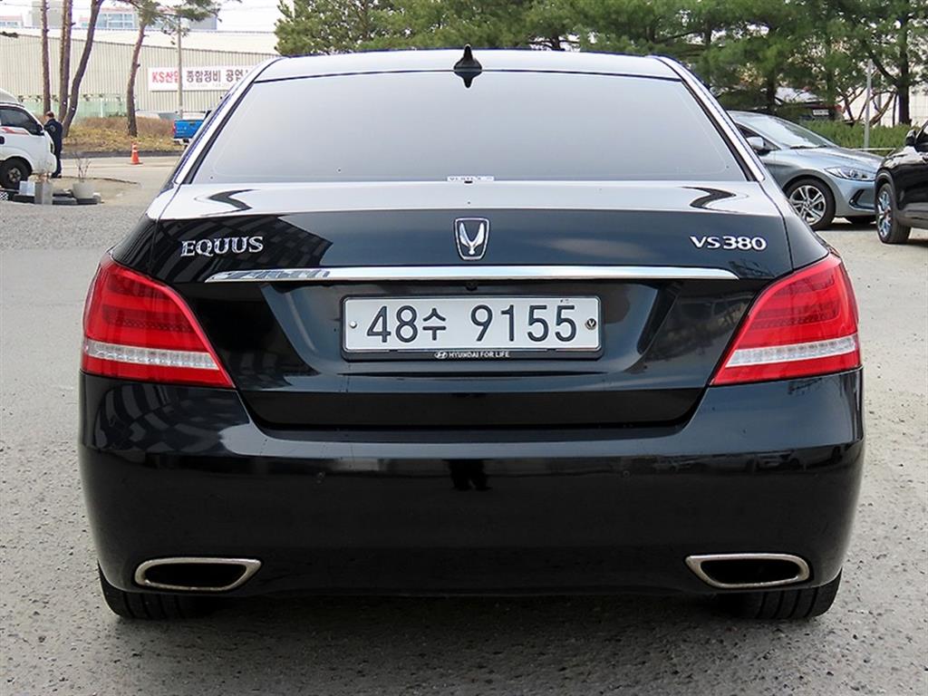HYUNDAI Equus - Vista 4