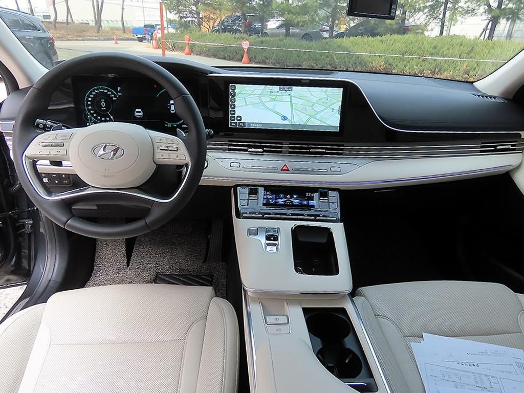 HYUNDAI Grandeur - Vista 7