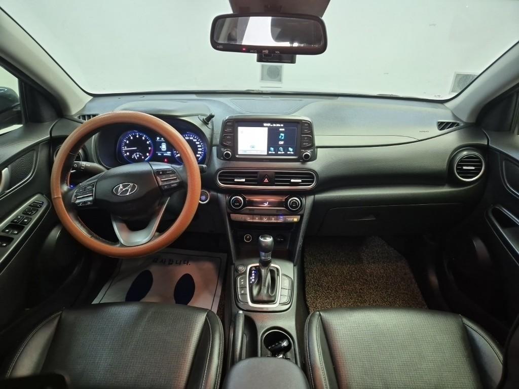 HYUNDAI Kona - Vista 7