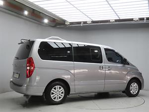 HYUNDAI Starex - Vista 8